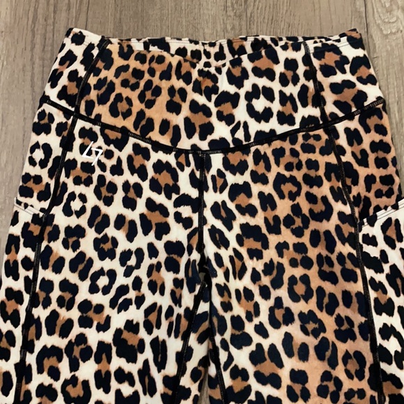 High waisted leopard print yoga pants - Picture 2 of 7